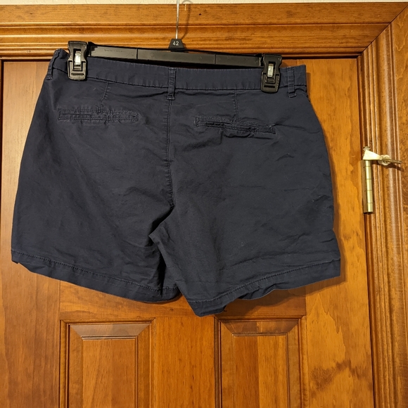 Old Navy Mid-Rise Everyday Shorts - Navy - Picture 2 of 2